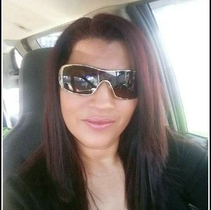 Meet your Posher, Dora